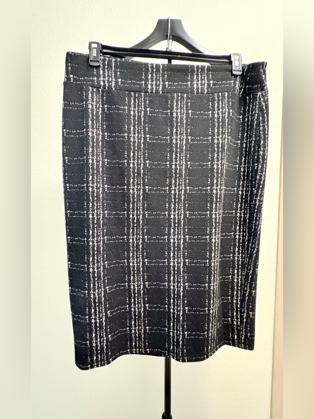 14th & Union Black and White Plaid Pencil Skirt, Stretchy Fit